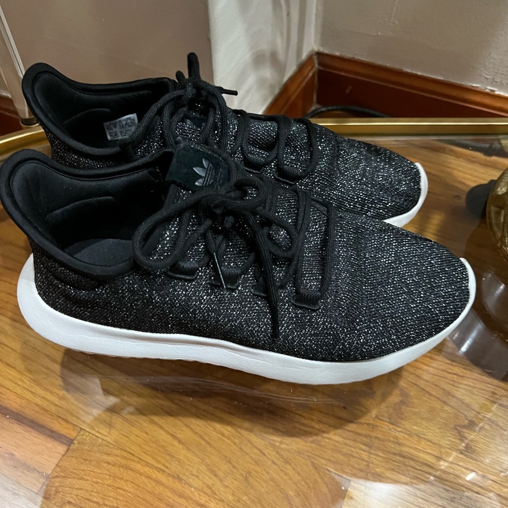 Adidas Women’s Tubular Shadow Knit Sneakers Size 9.5 in excellent condition